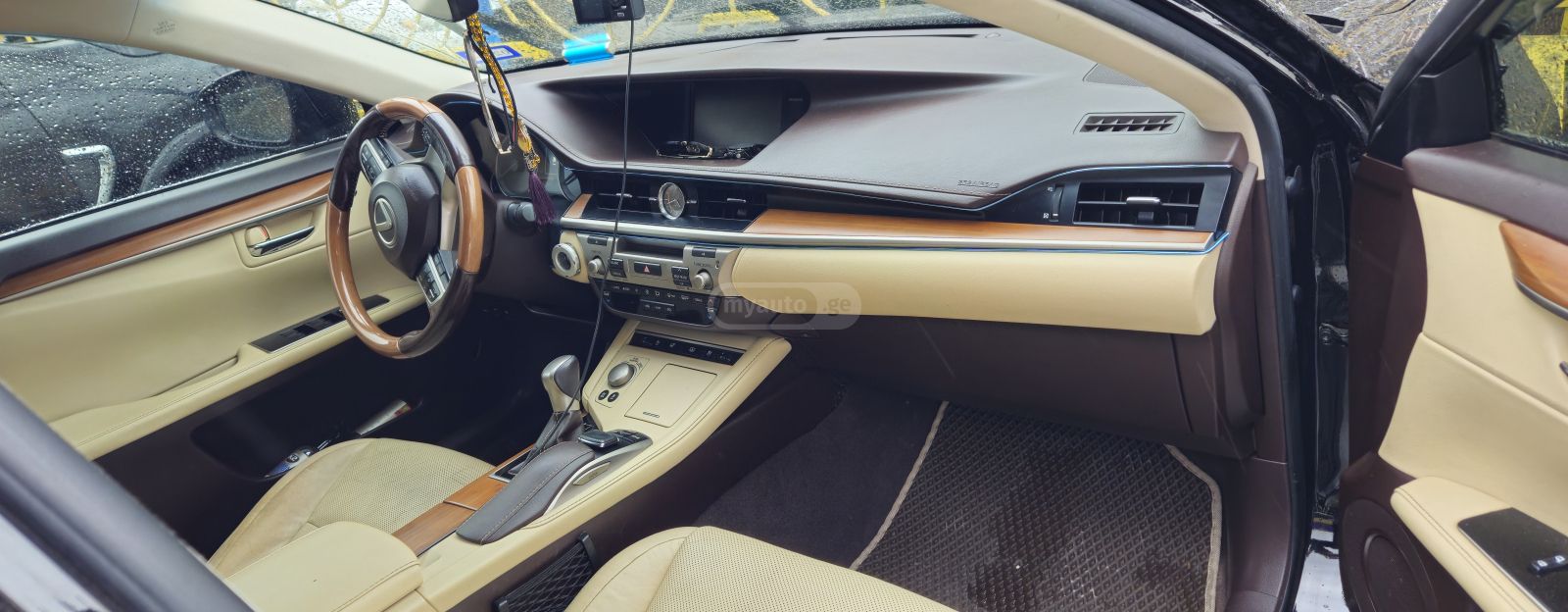 Lexus ES 300 2016 — photo 2