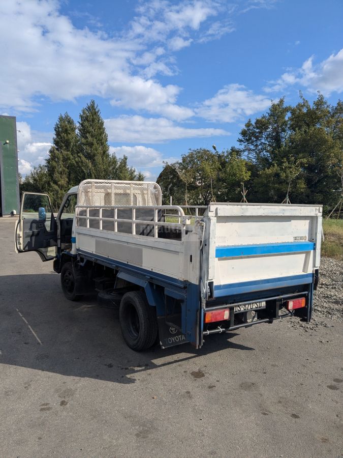 Toyota Toyoace 2000 — photo 2