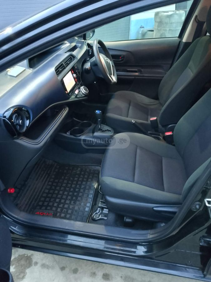 Toyota Aqua 2016 — photo 2