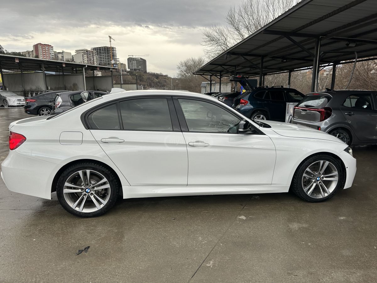 BMW 328 2016 — photo 2