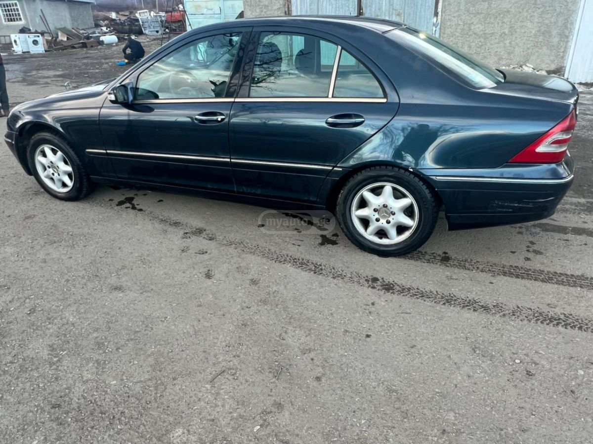 Mercedes-Benz C 200 2002 — photo 2