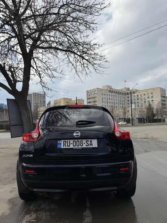 Nissan Juke 2011 — photo 2