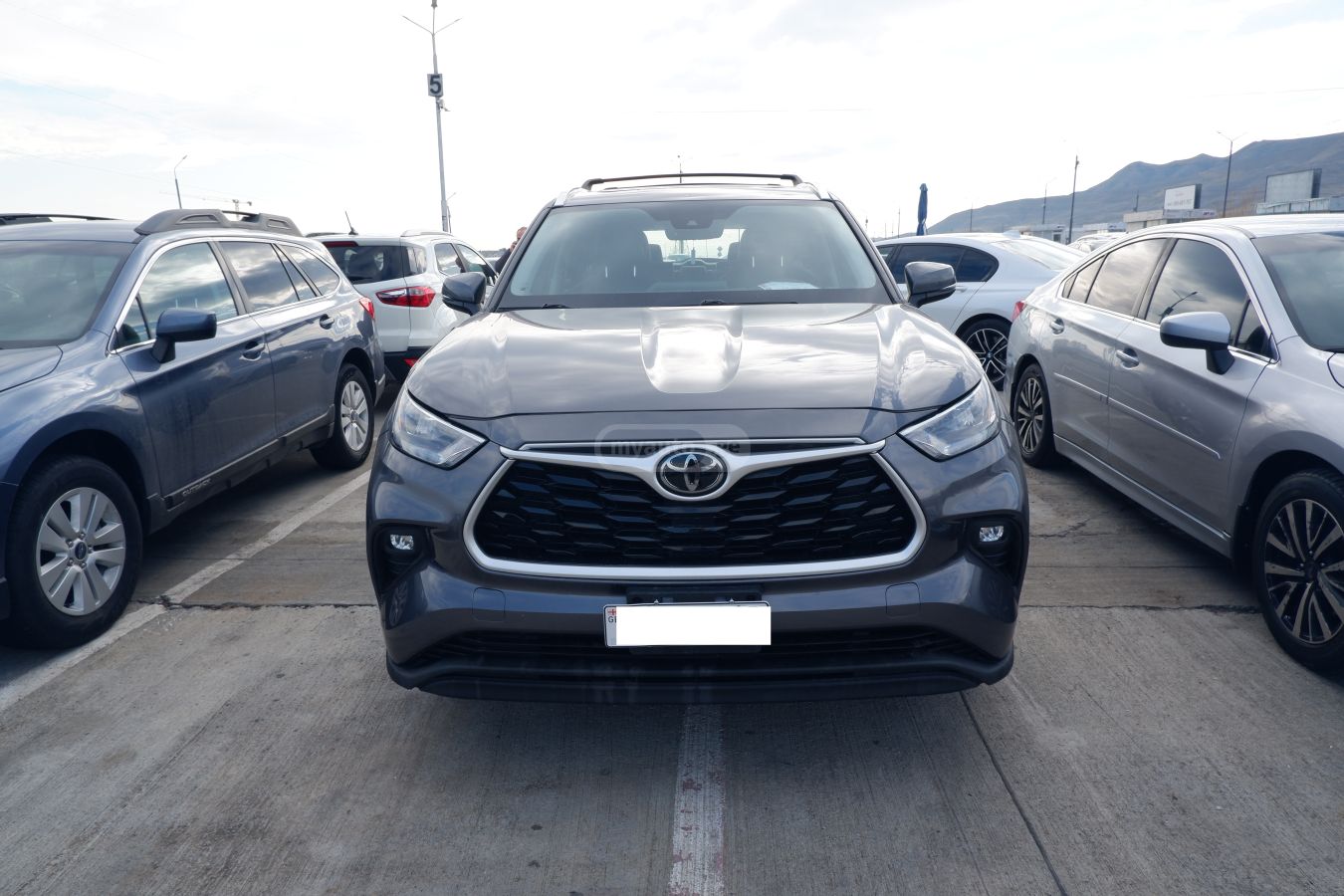 Toyota Highlander 2020 — photo 2