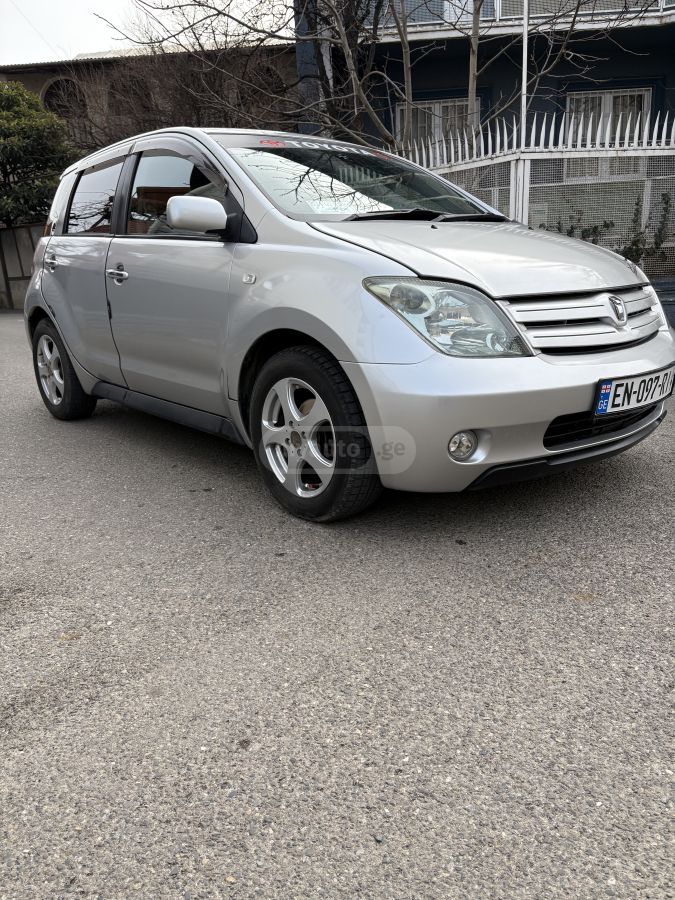 Toyota Ist