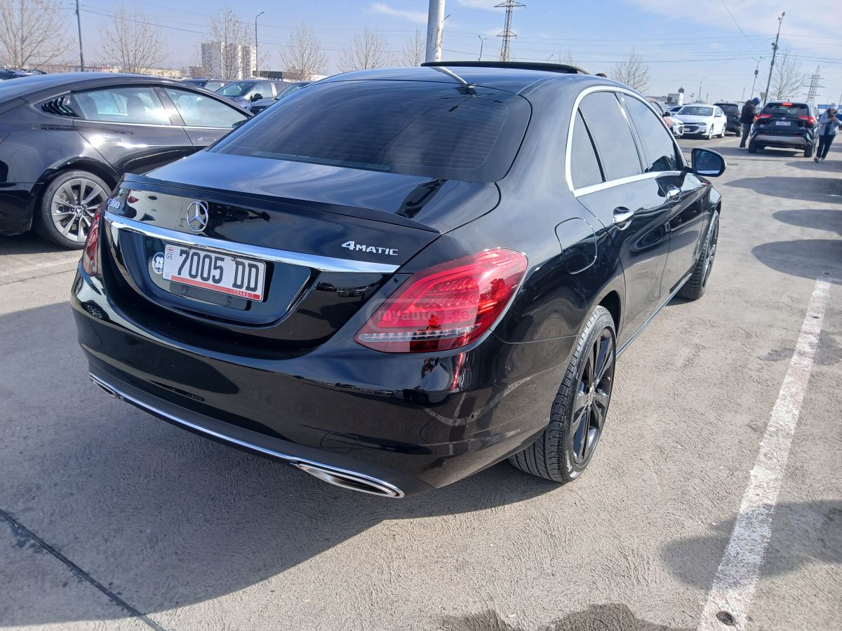 Mercedes-Benz C 300 2021 — photo 2