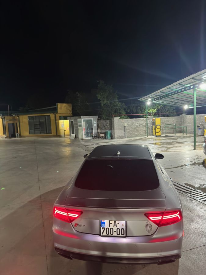 Audi A7 2015 — photo 2