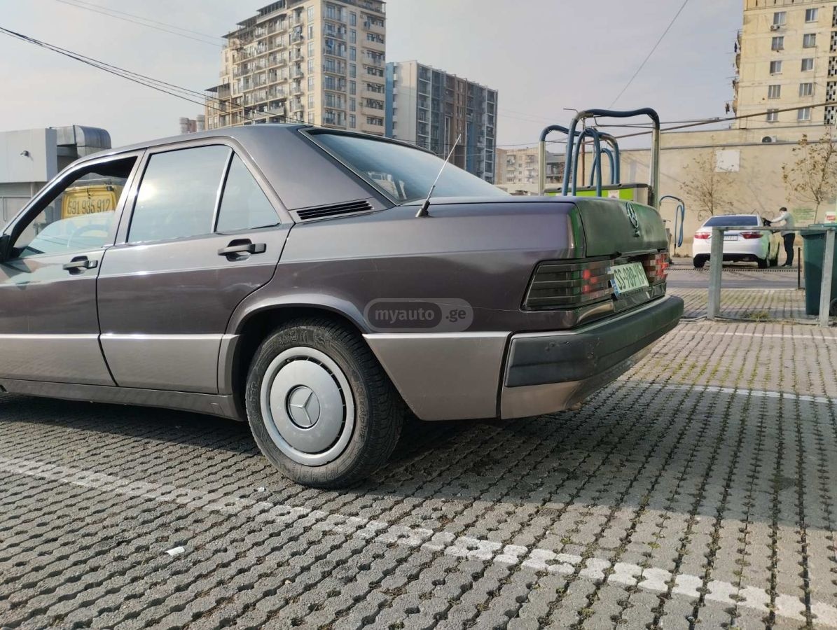 Mercedes-Benz 190 1991 — photo 2