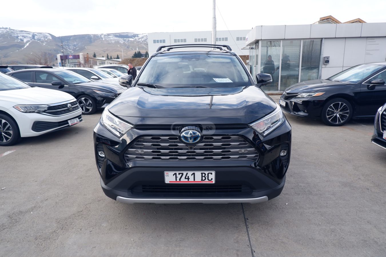 Toyota RAV4 2019 — photo 2