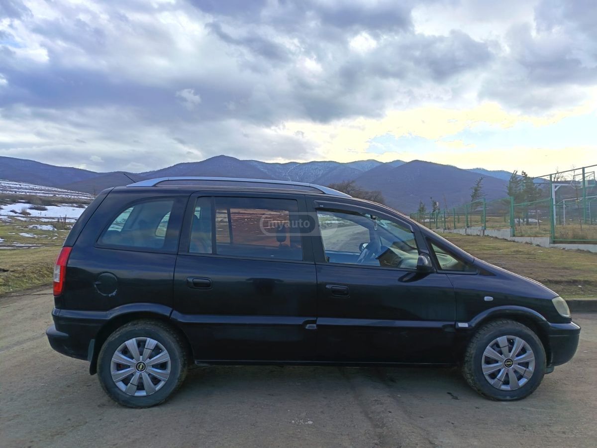 Opel Zafira 2005 — photo 2