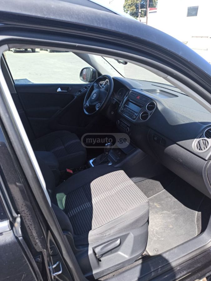 Volkswagen Tiguan 2011 — photo 2