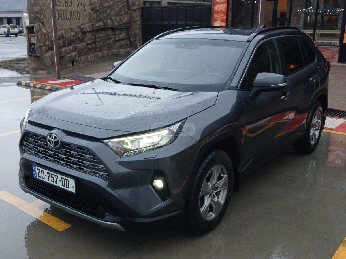 Toyota RAV4 2023 — photo 2