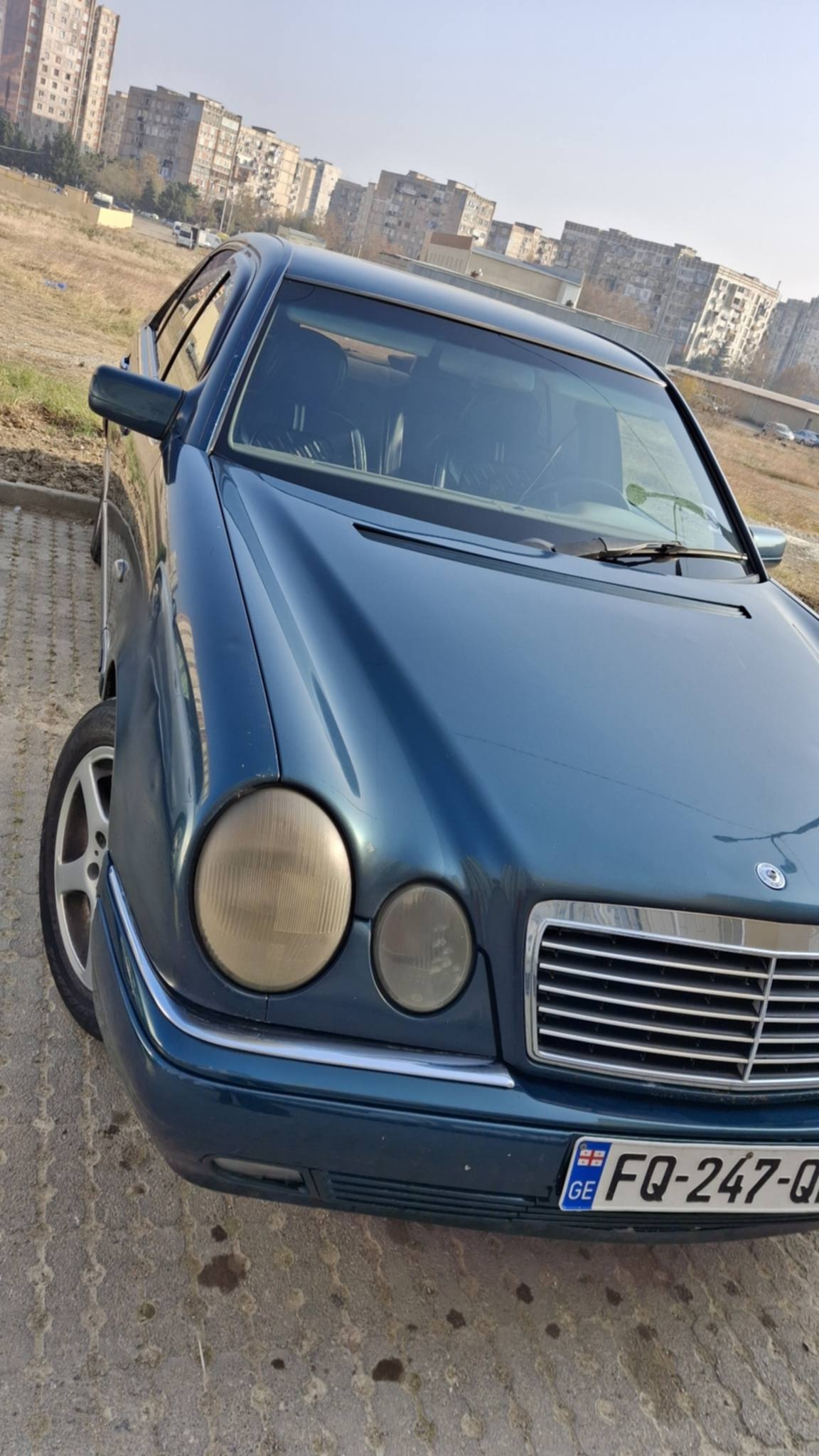 Mercedes-Benz E 210 1997 — photo 2