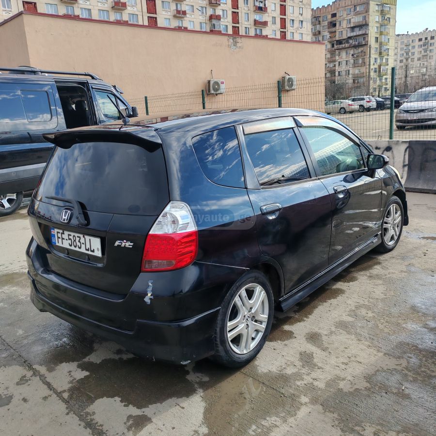 Honda Fit 2005 — photo 2