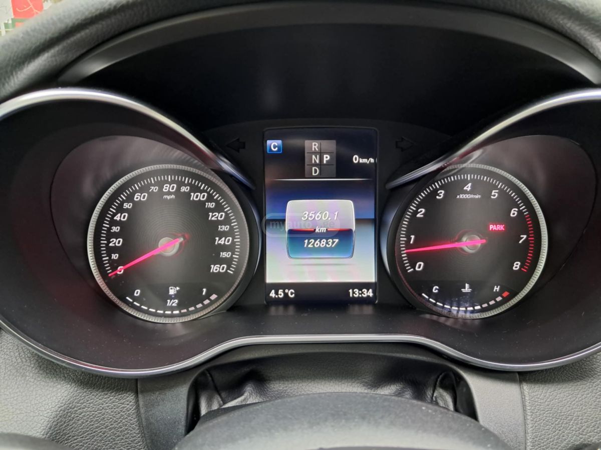 Mercedes-Benz C 300 2018 — photo 2