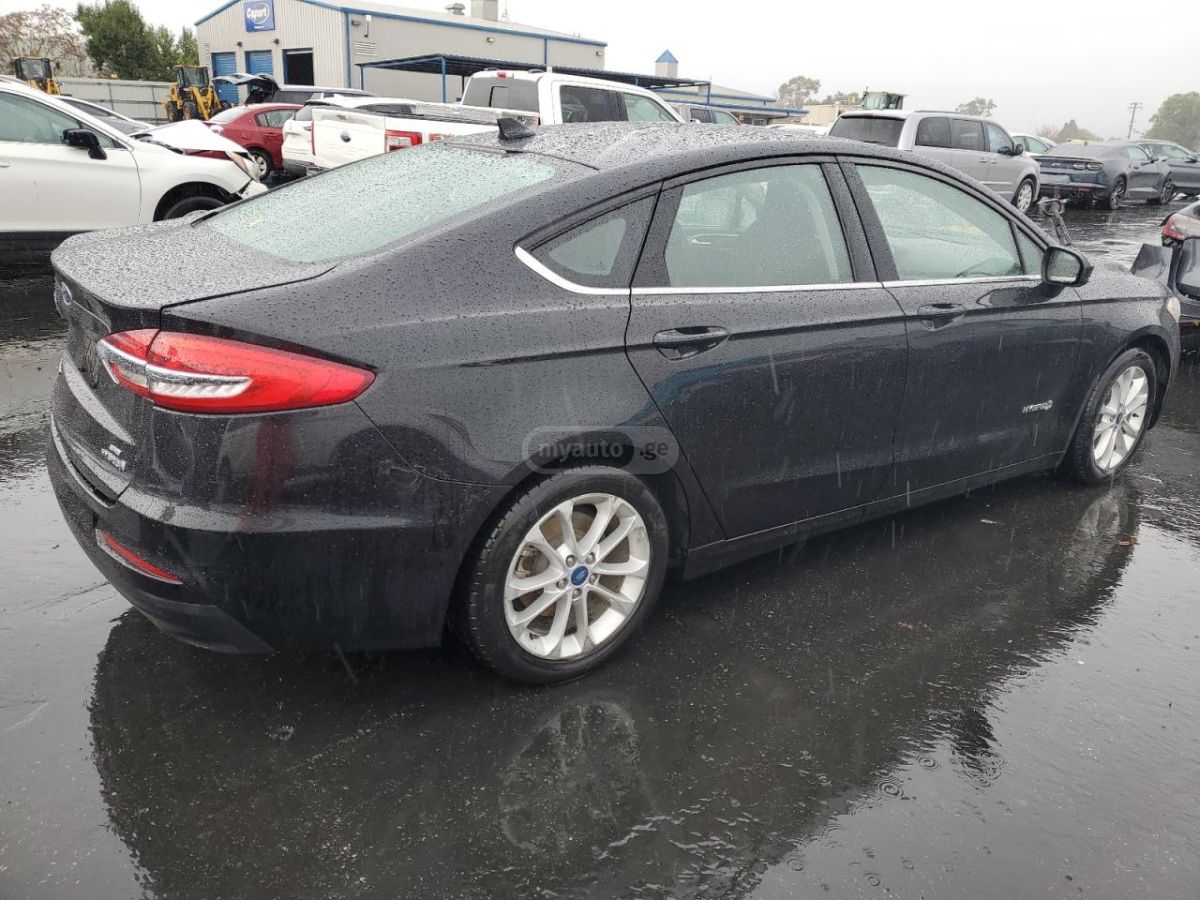Ford Fusion 2019 — photo 2