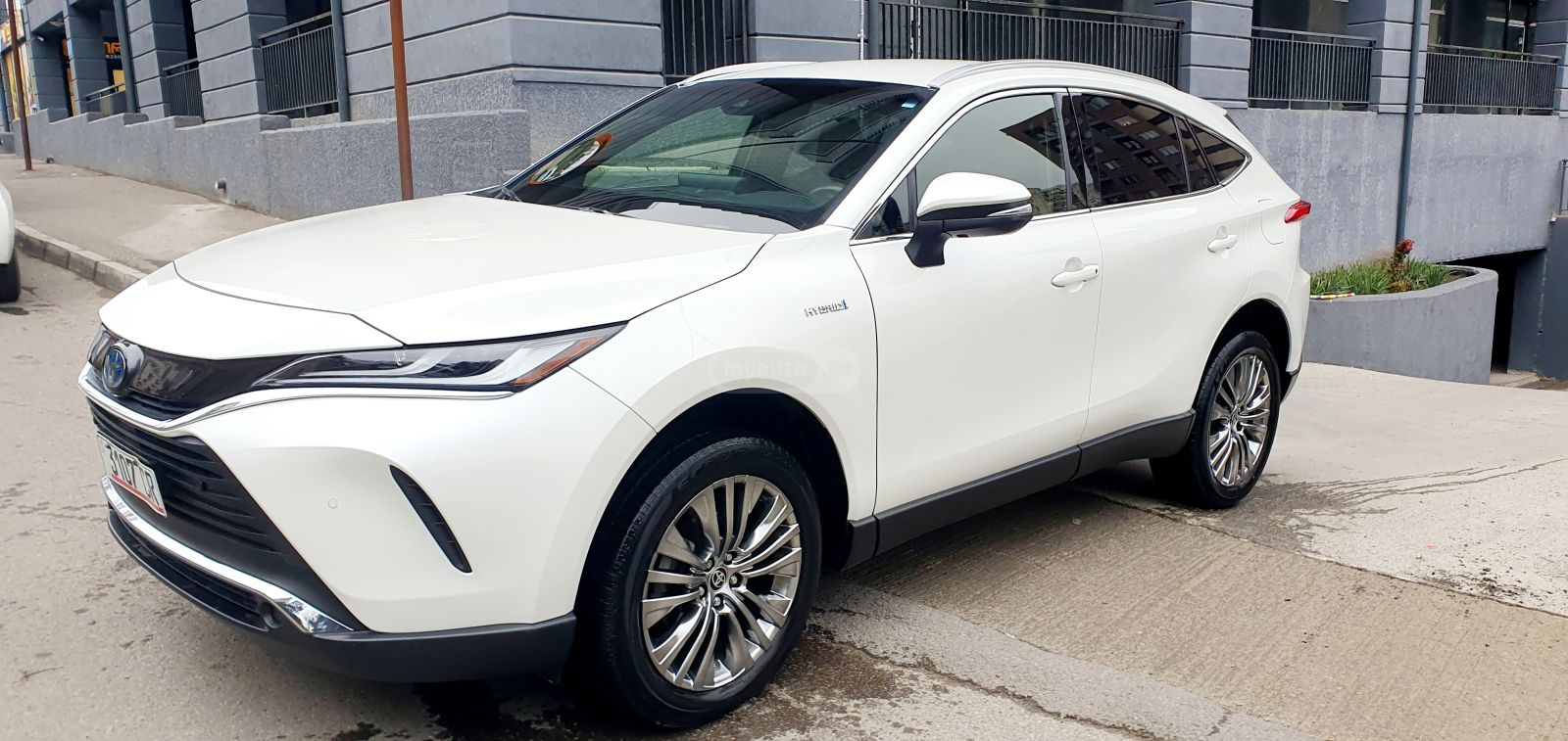 Toyota Venza 2021 — photo 2