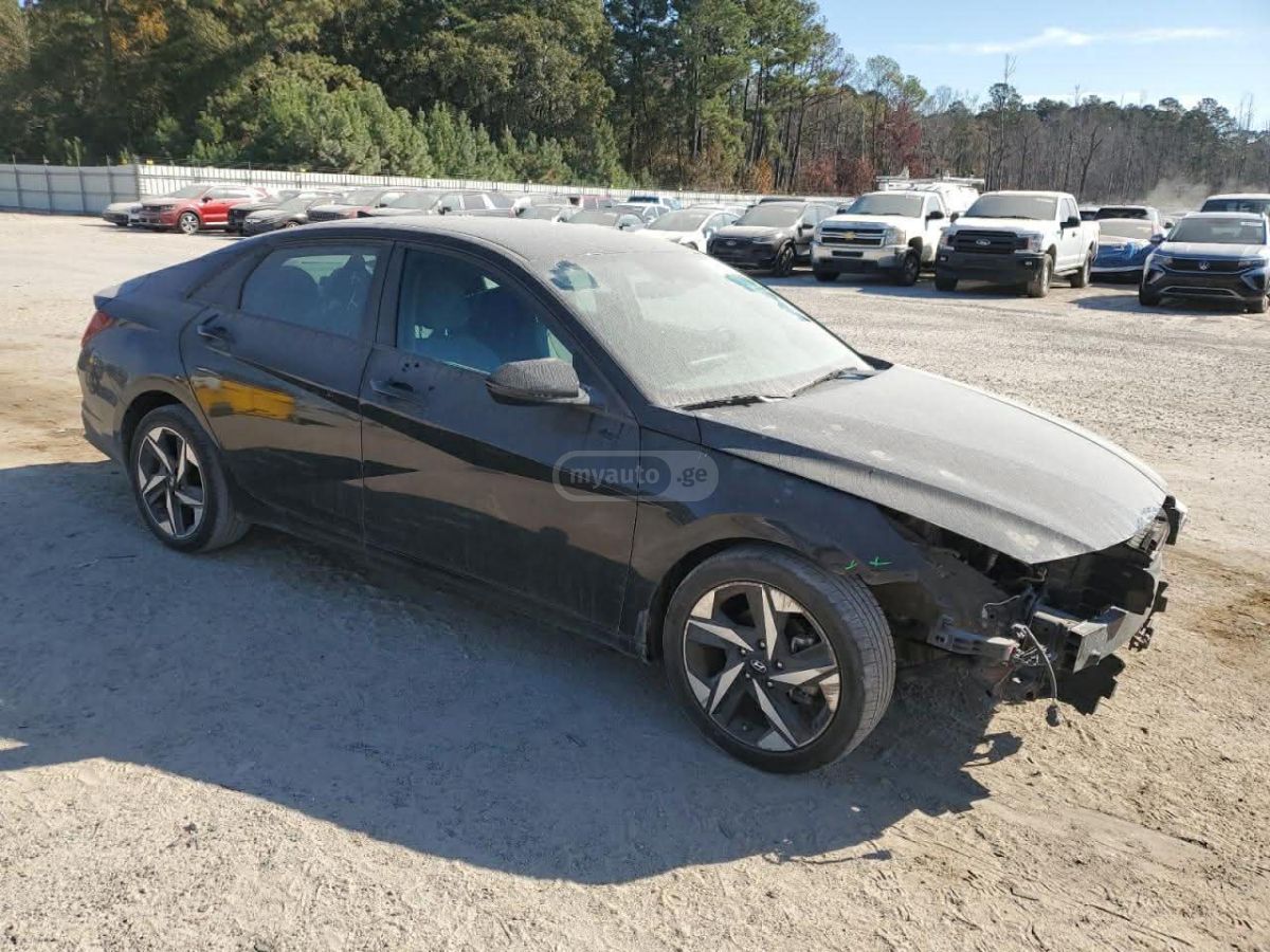 Hyundai Elantra 2022 — photo 2