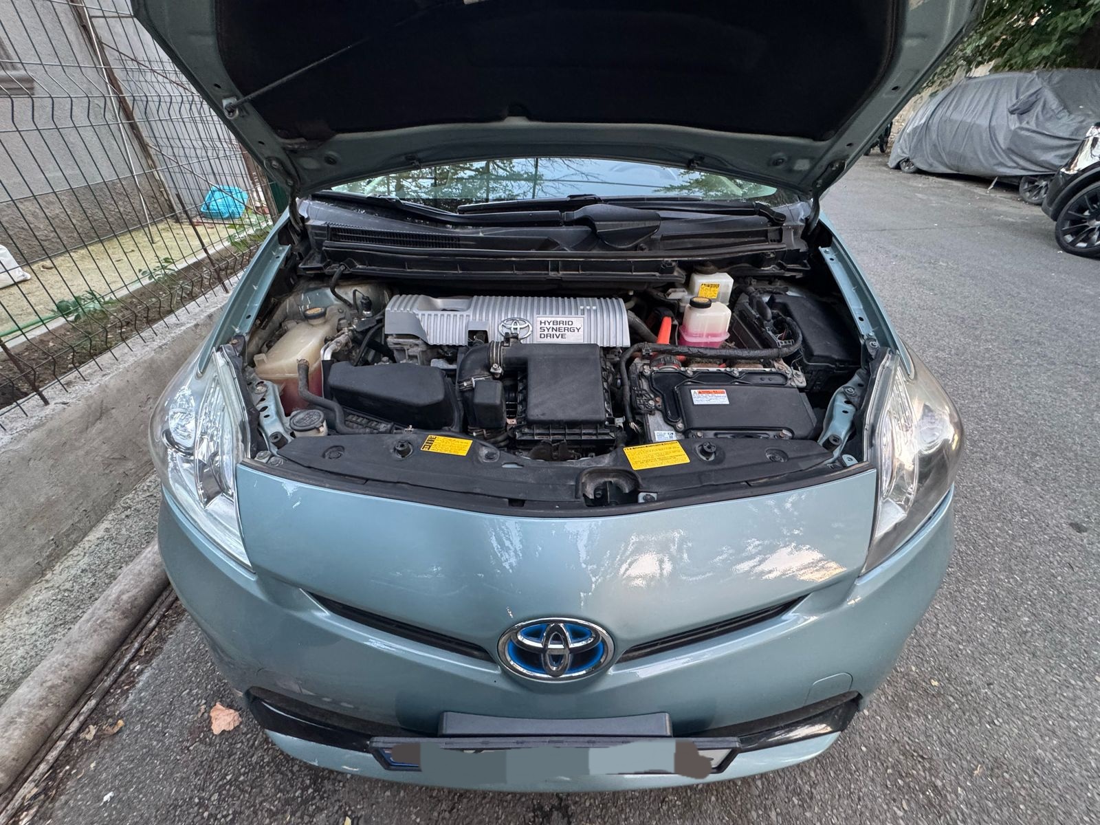 Toyota Prius 2013 — photo 2