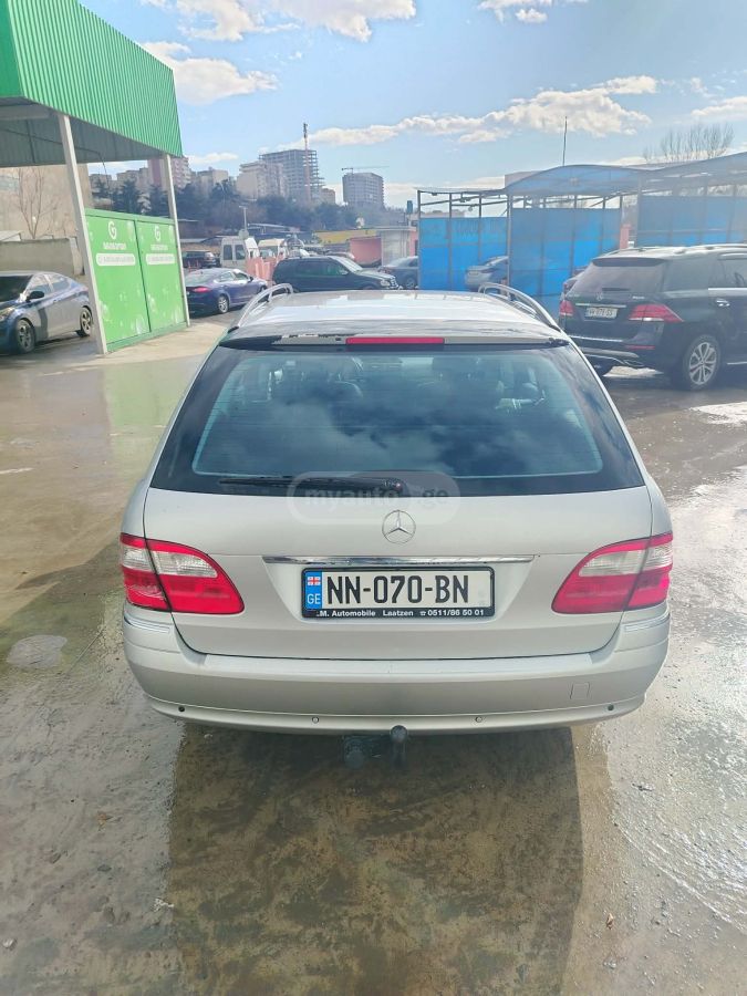 Mercedes-Benz E 200 2003 — photo 2