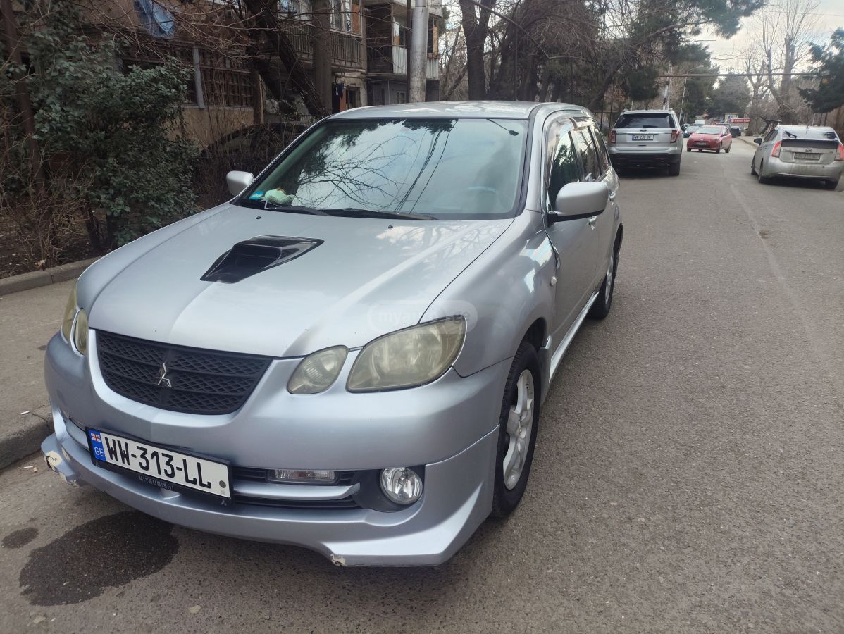 Mitsubishi Airtrek 2005 — photo 2