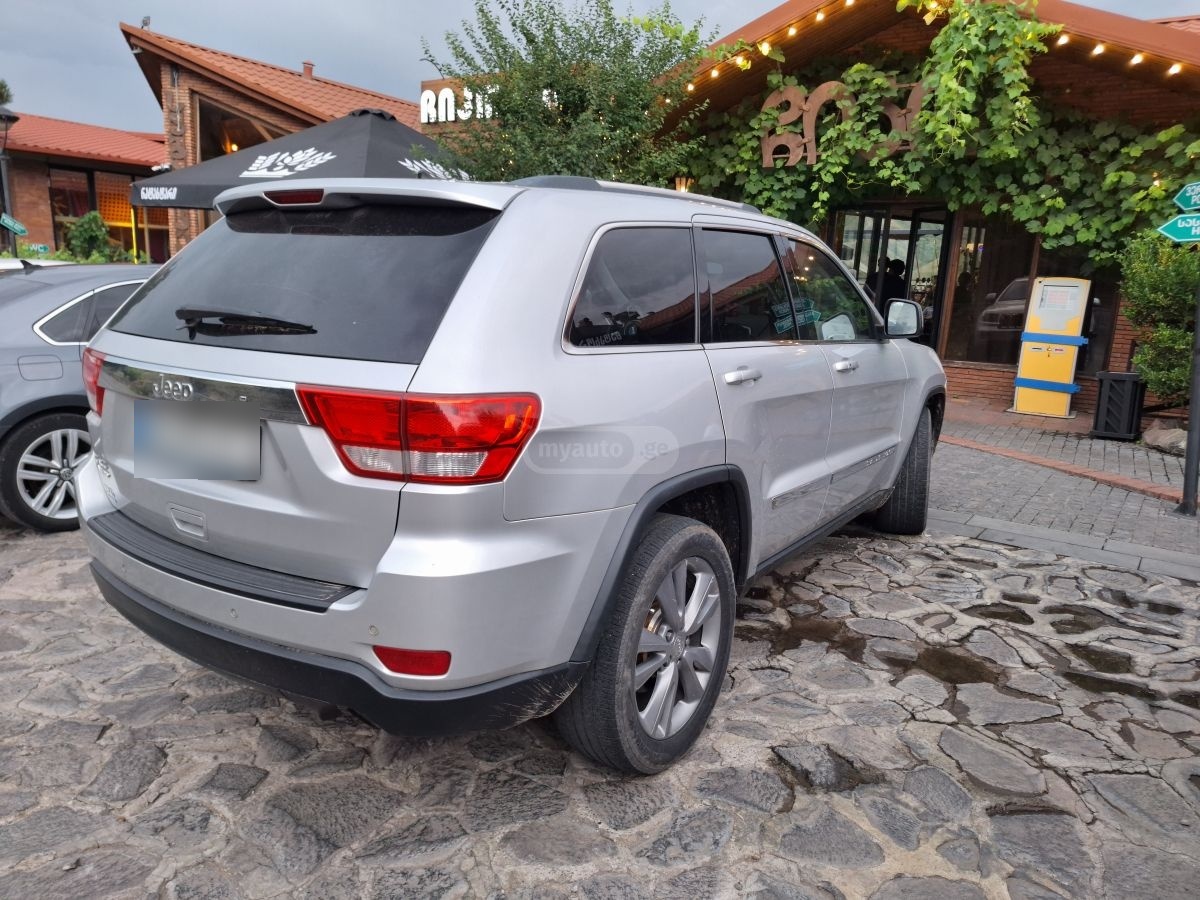 Jeep Grand Cherokee 2012 — photo 2