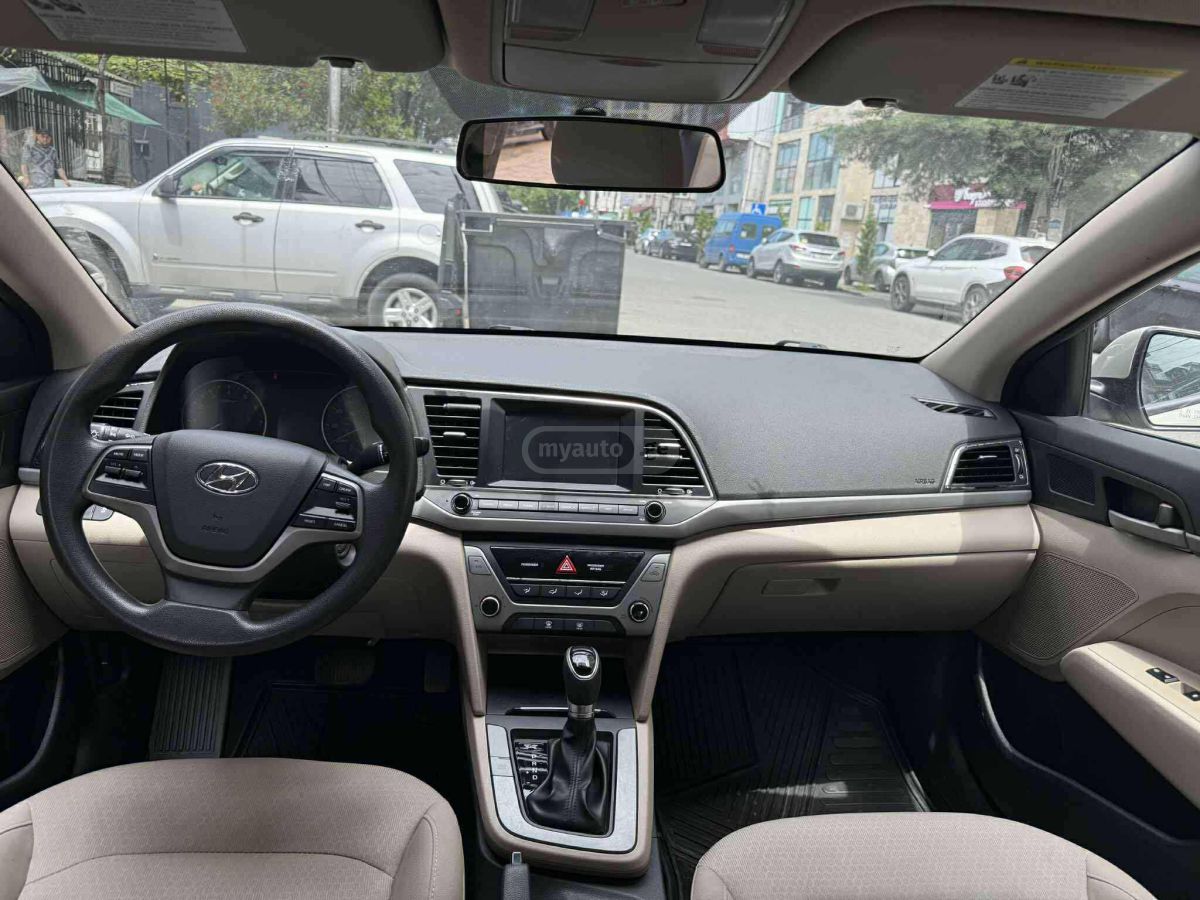 Hyundai Elantra 2017 — photo 2