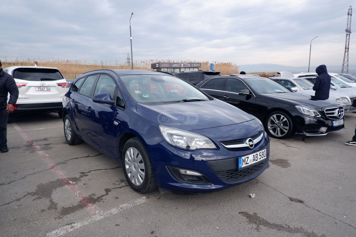 Opel Astra 2013 — photo 2