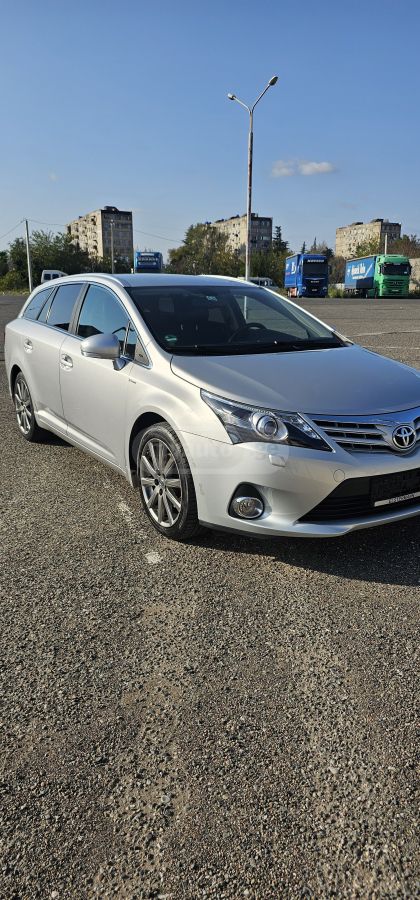 Toyota Avensis 2014 — photo 2