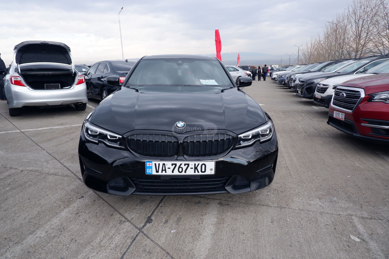 BMW 330 2019 — photo 2