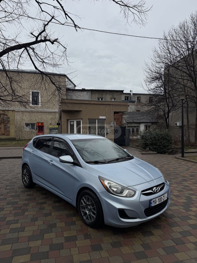 Hyundai Accent 2011 — photo 2