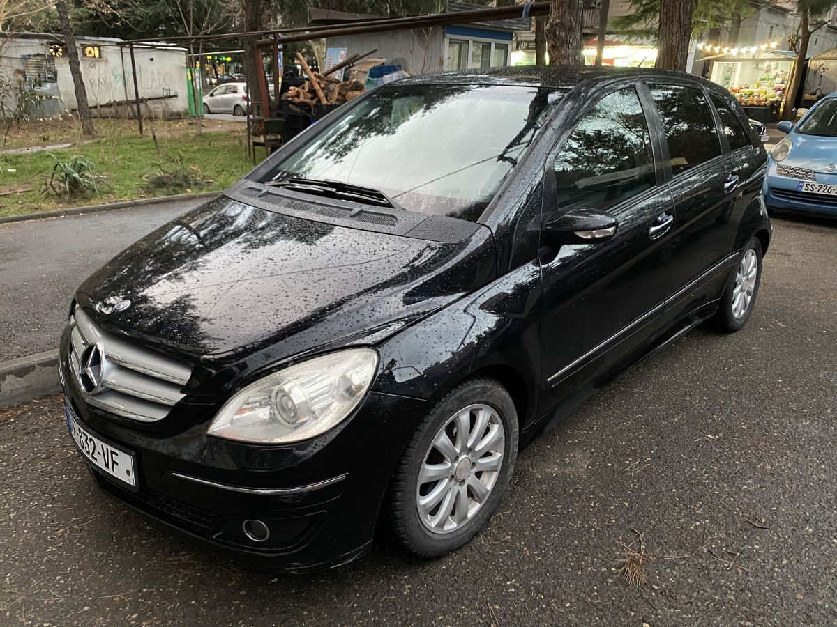 Mercedes-Benz B 170