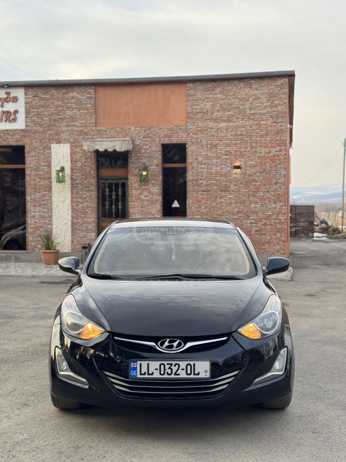Hyundai Elantra 2011 — photo 2
