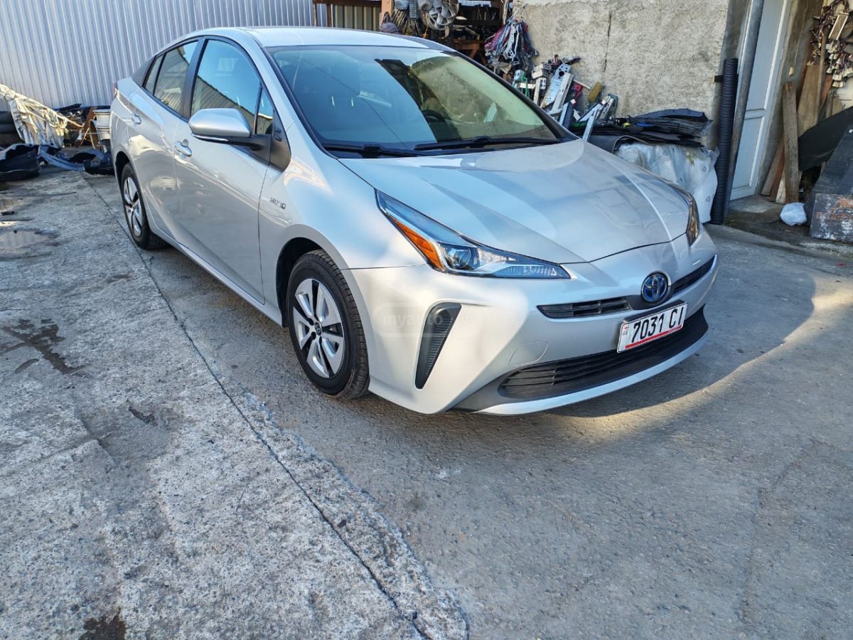 Toyota Prius 2021 — photo 2