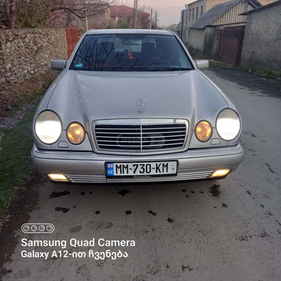 Mercedes-Benz E 210 1998 — photo 2