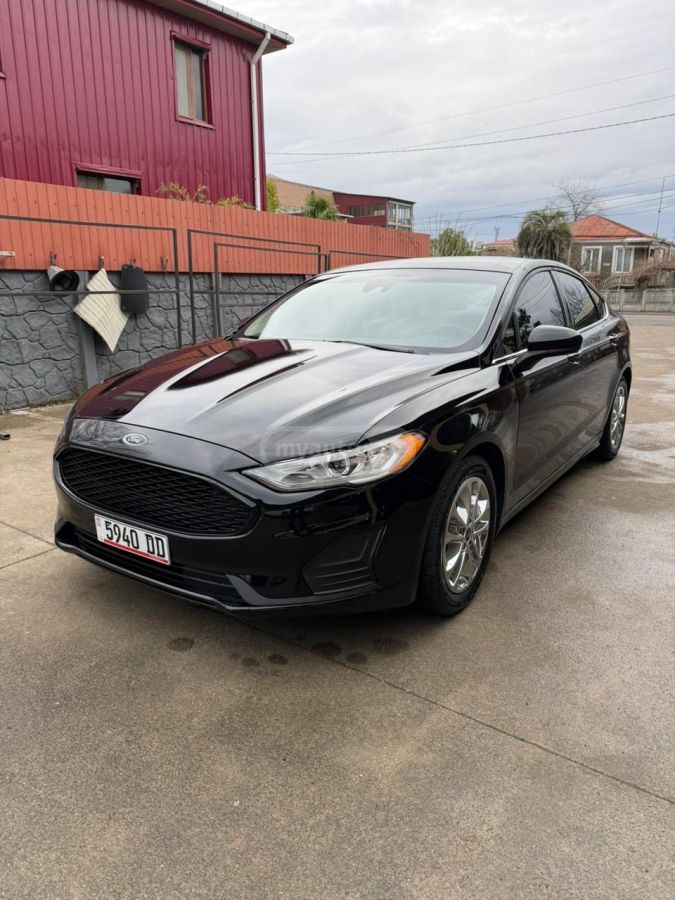 Ford Fusion 2018 — photo 2