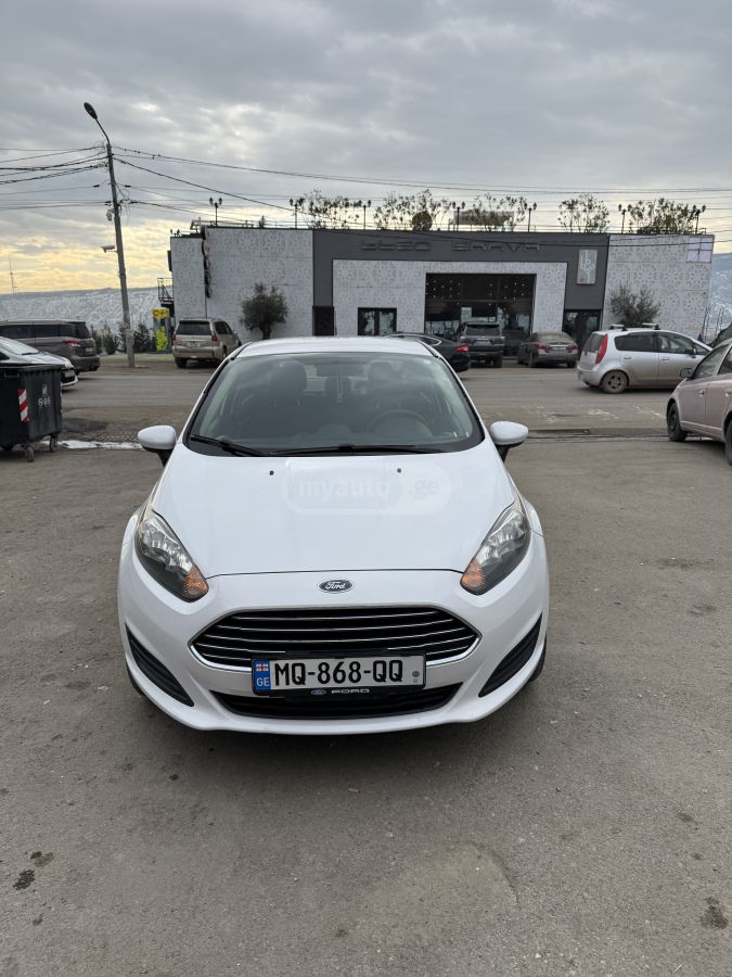 Ford Fiesta 2017 — photo 2