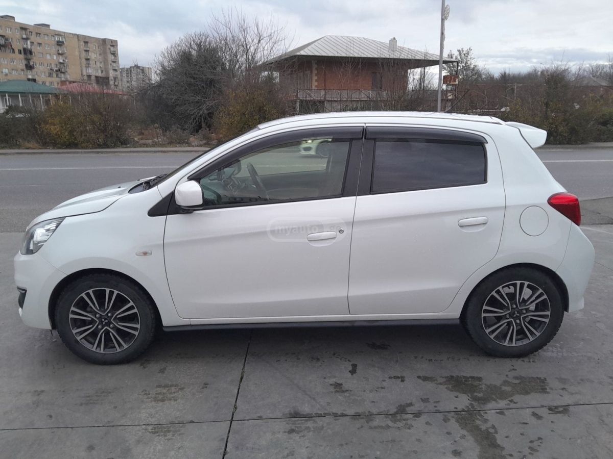 Mitsubishi Mirage 2019 — photo 2