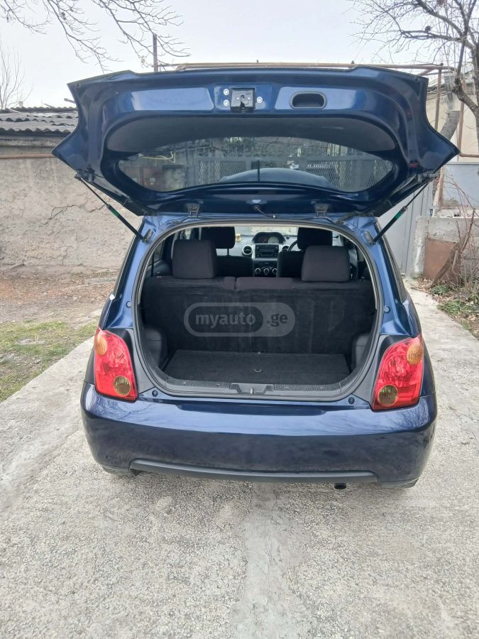 Toyota Ist 2003 — photo 2