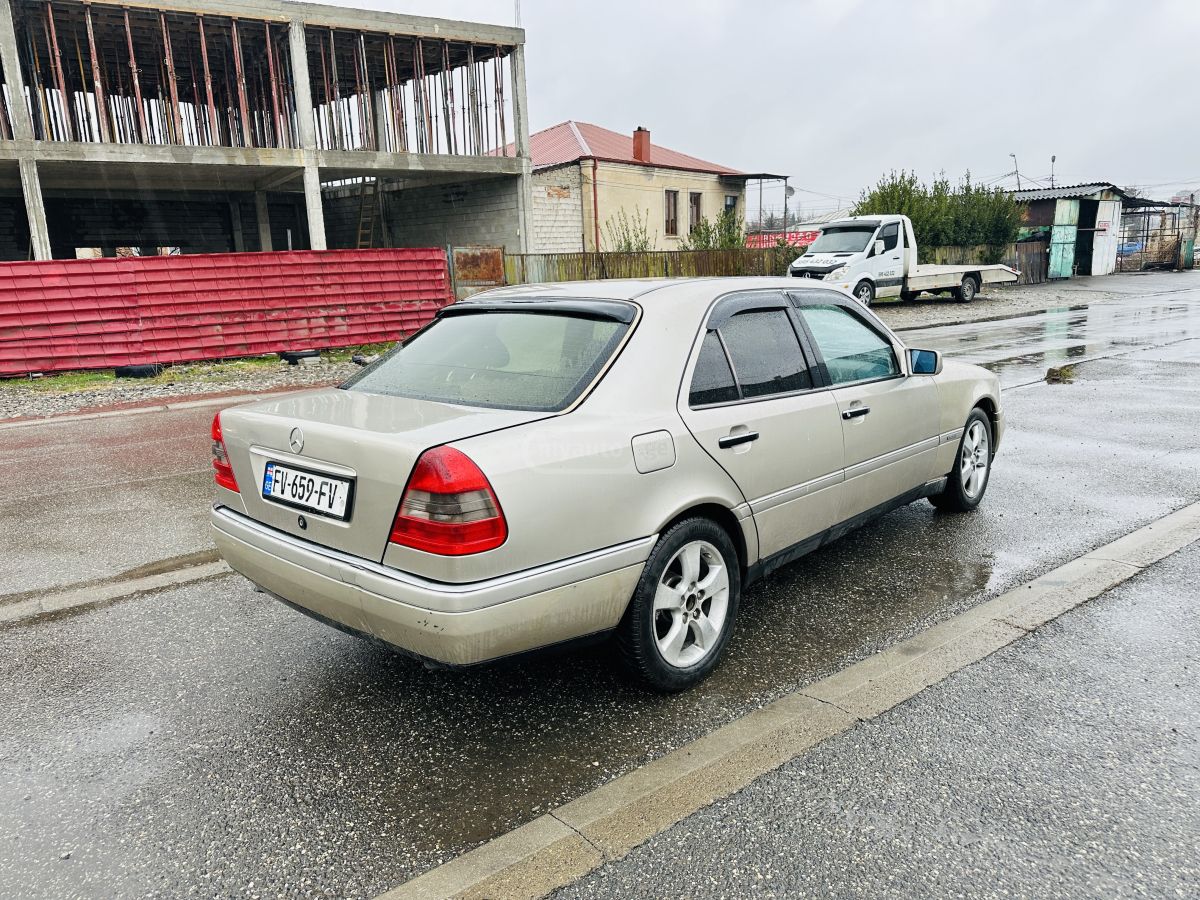 Mercedes-Benz C 202 1994 — photo 2