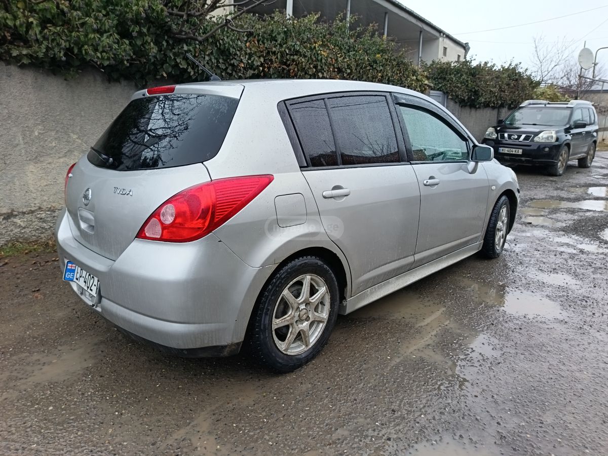 Nissan Tiida