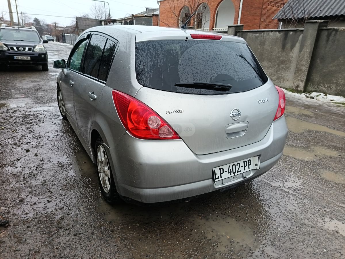 Nissan Tiida 2007 — photo 2