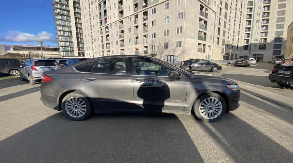 Ford Fusion 2013 — photo 2