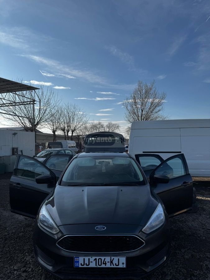 Ford Focus 2018 — photo 2