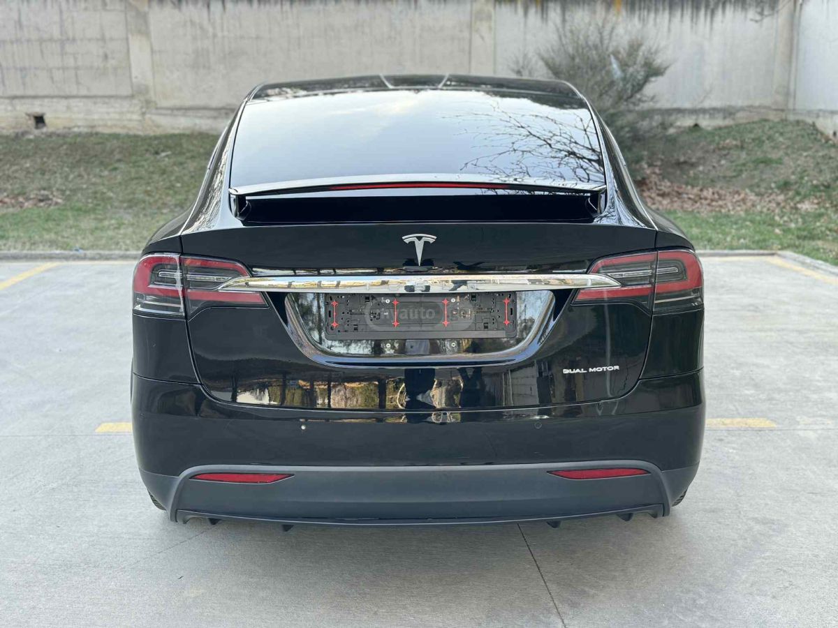 Tesla Model X 2020 — photo 2