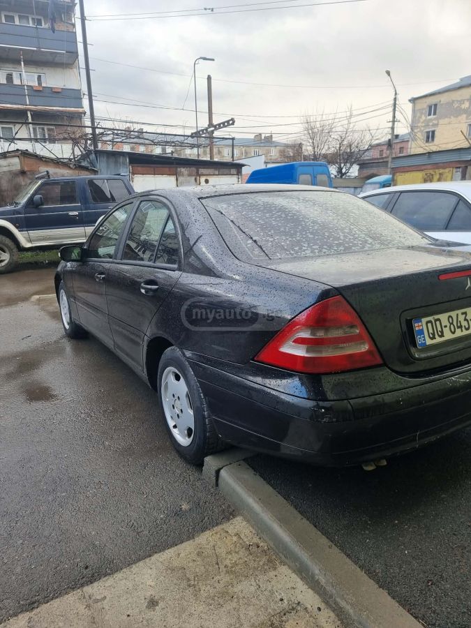 Mercedes-Benz C 230
