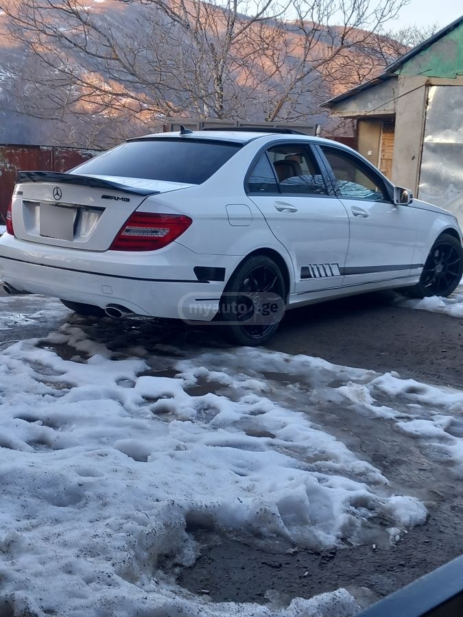 Mercedes-Benz C 300 2013 — photo 2