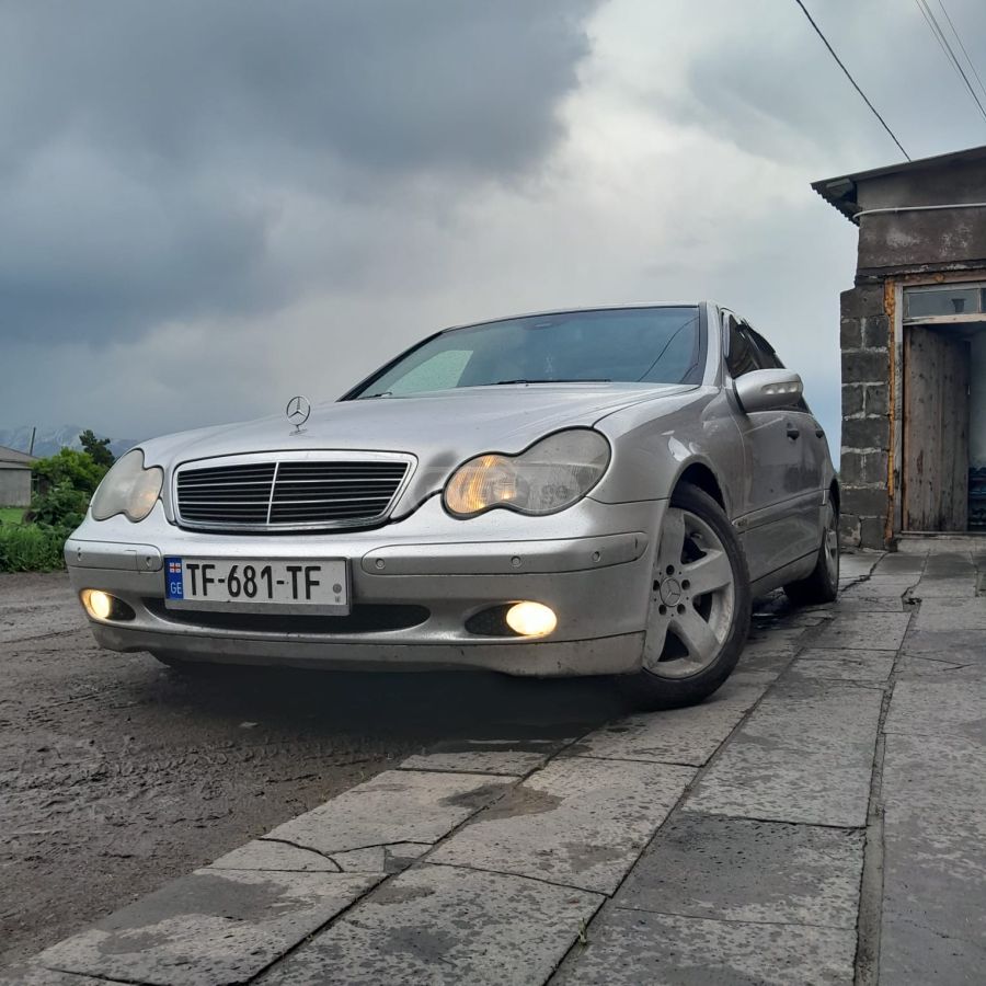 Mercedes-Benz C 220