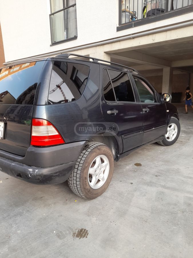 Mercedes-Benz ML 250 1999 — photo 2