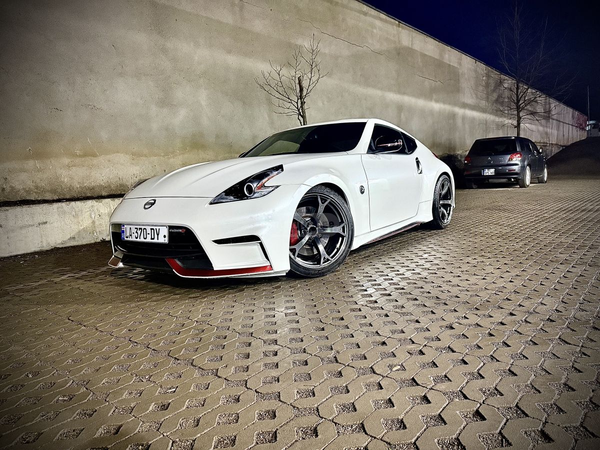 Nissan 370 Z 2019 — photo 2