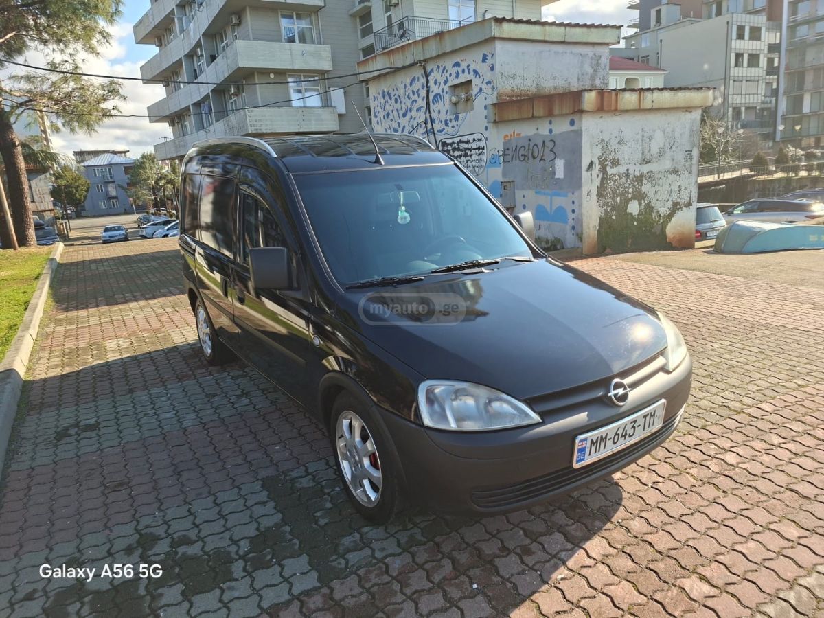 Opel Combo 2011 — photo 2